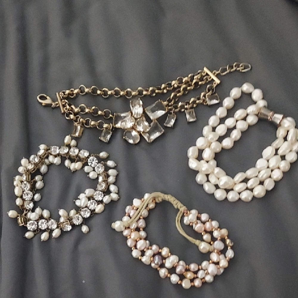 Elegant Pearl and Crystal Bracelet Set